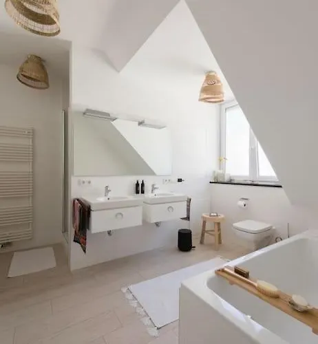 Hemingway Penthouse With Fireplace/chimney *