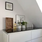 Hemingway Penthouse With Fireplace/chimney