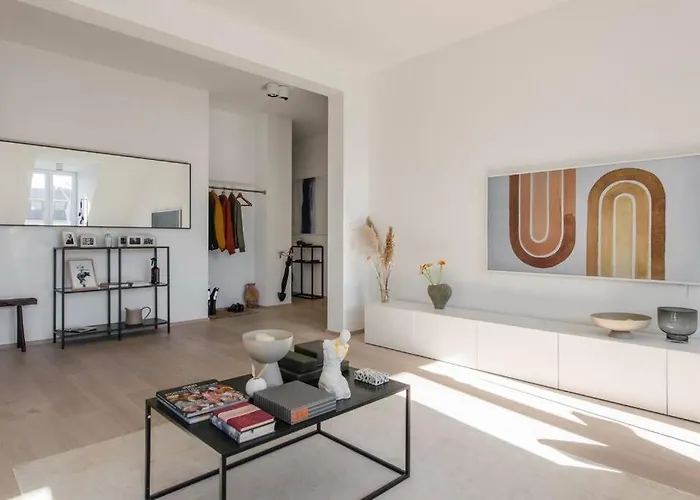 Hemingway Penthouse With Fireplace/chimney Lägenhet