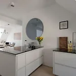 Hemingway Penthouse With Fireplace/chimney דירה מינכן